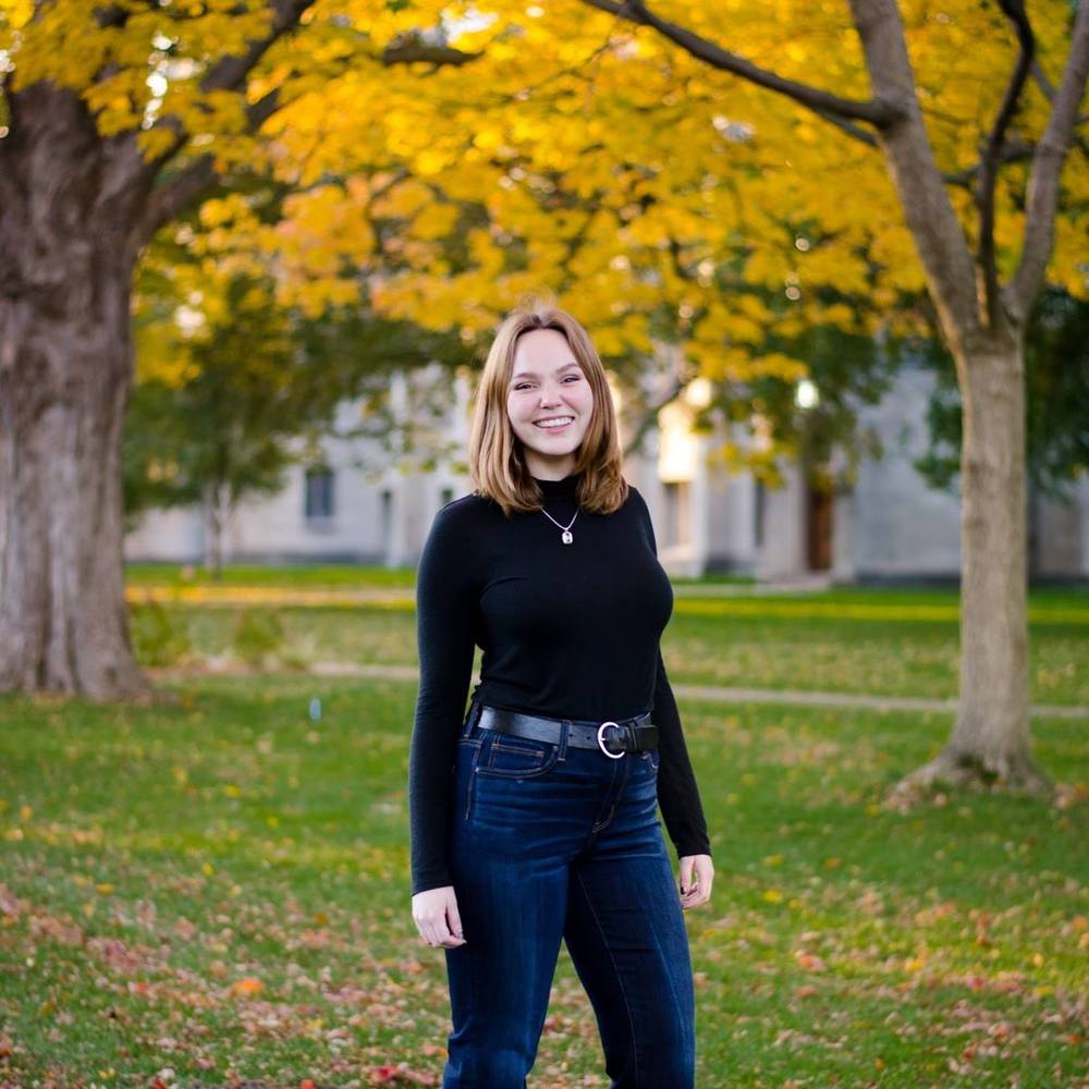Meet your Posher, Elizabeth